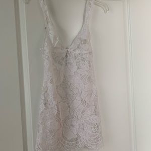 Sexy lace night gown 🤍